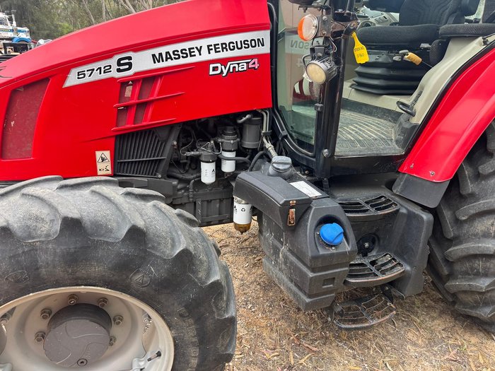 2022 Massey Ferguson 5712S