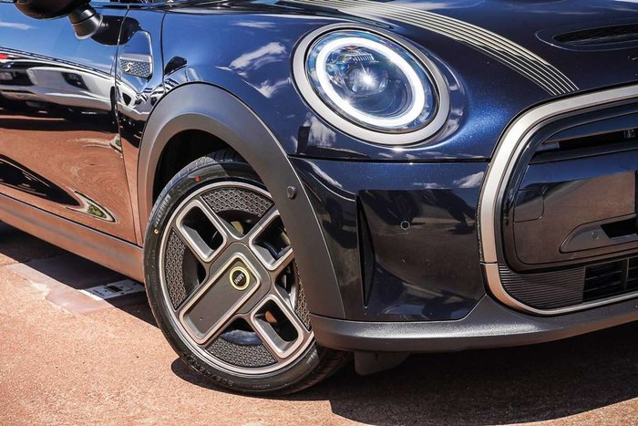 2023 MINI Hatch Cooper SE Resolute