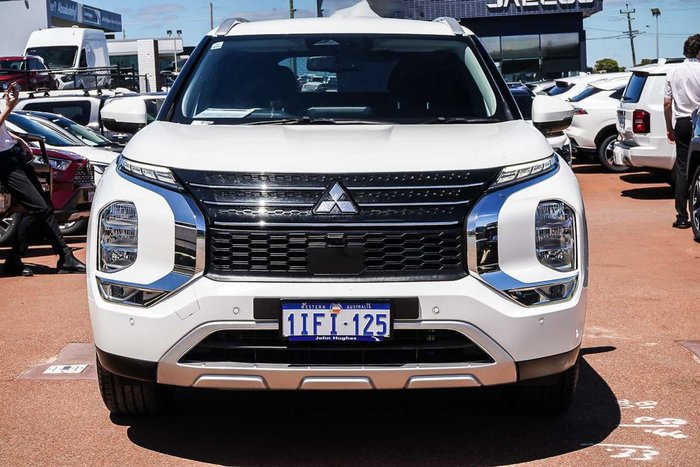 2024 Mitsubishi Outlander LS