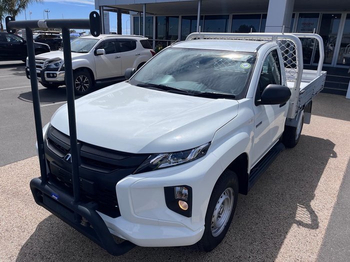 2022 Mitsubishi Triton GLX