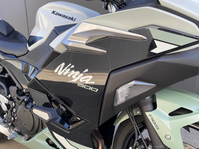 2026 Kawasaki Ninja 500 SE Ninja Beige