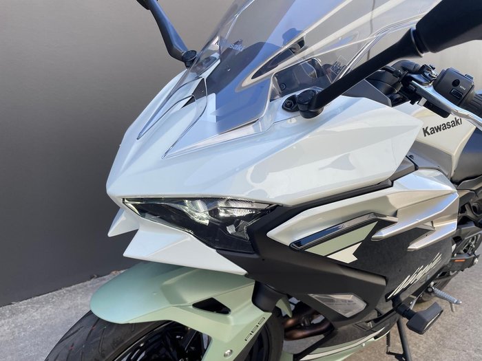 2026 Kawasaki Ninja 500 SE Ninja Beige
