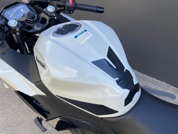 2026 Kawasaki Ninja 500 SE Ninja Beige