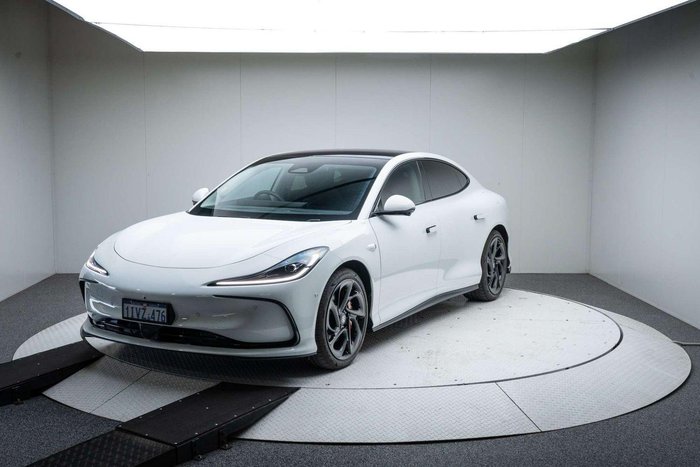 2025 MG IM5
