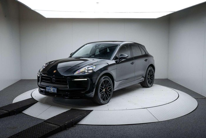 2022 Porsche Macan