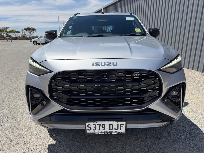 2025 Isuzu MU-X X-TERRAIN