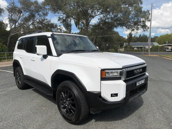 2024 Toyota Landcruiser Prado