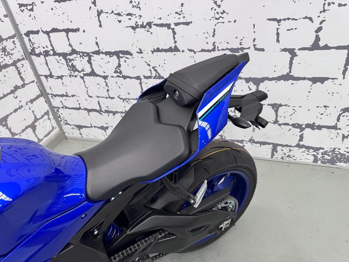 2025 Yamaha YZF-R1 R1 Blue