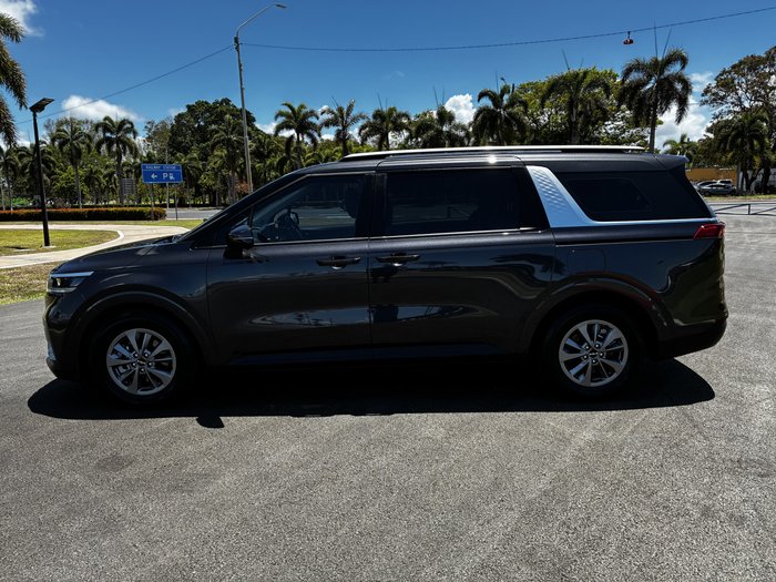 2023 Kia Carnival S