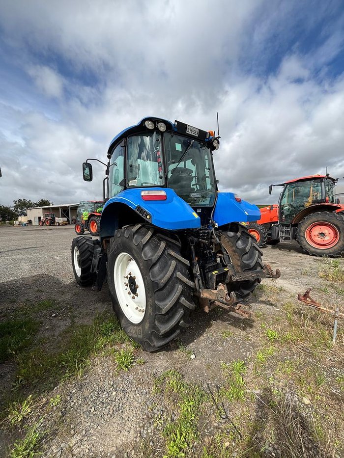 2017 New Holland T5.95