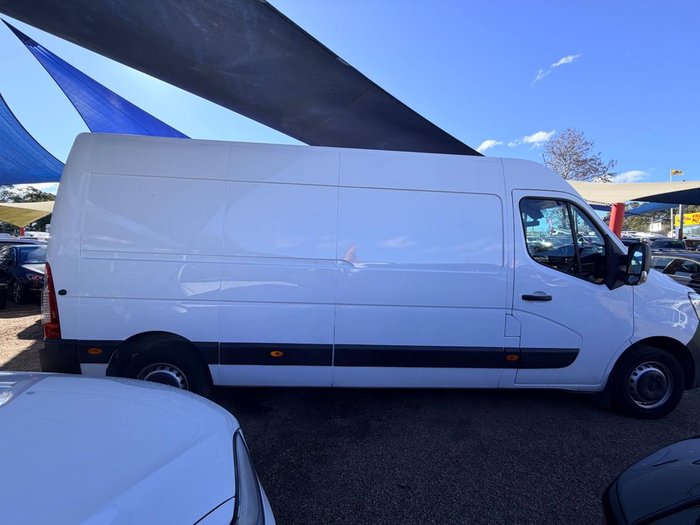 2022 Renault Master