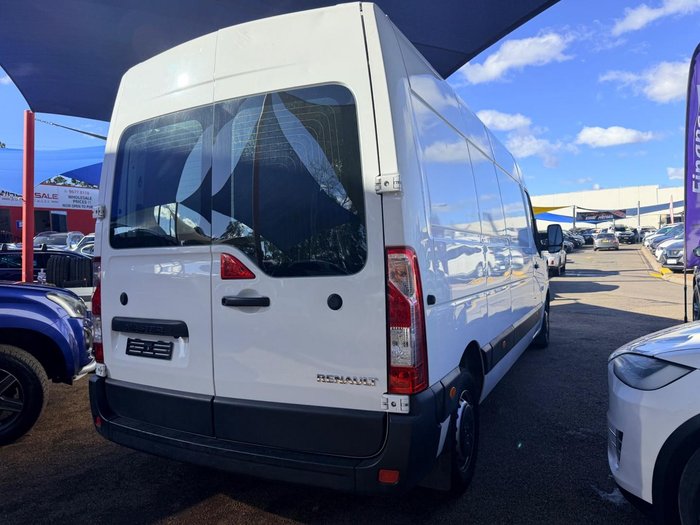 2022 Renault Master