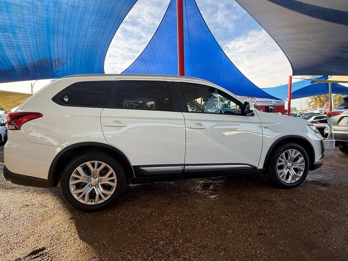 2020 Mitsubishi Outlander ES