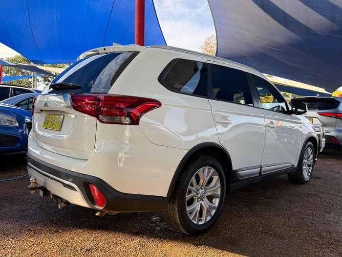 2020 Mitsubishi Outlander ES