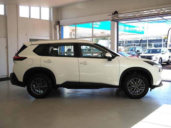 2024 Nissan X-TRAIL ST