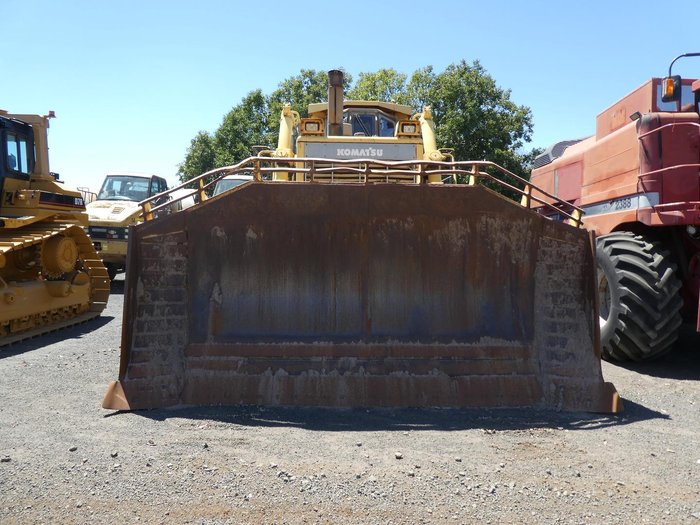 2004 Komatsu D375A 5