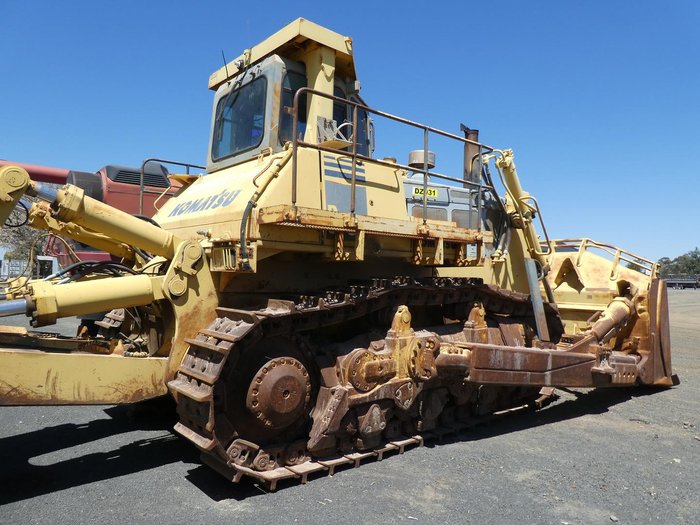 2004 Komatsu D375A 5