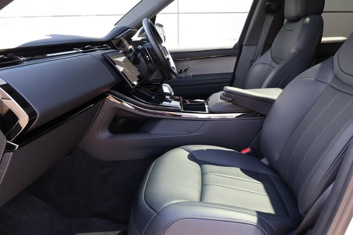 2026 Land Rover Range Rover Sport D250 Dynamic SE