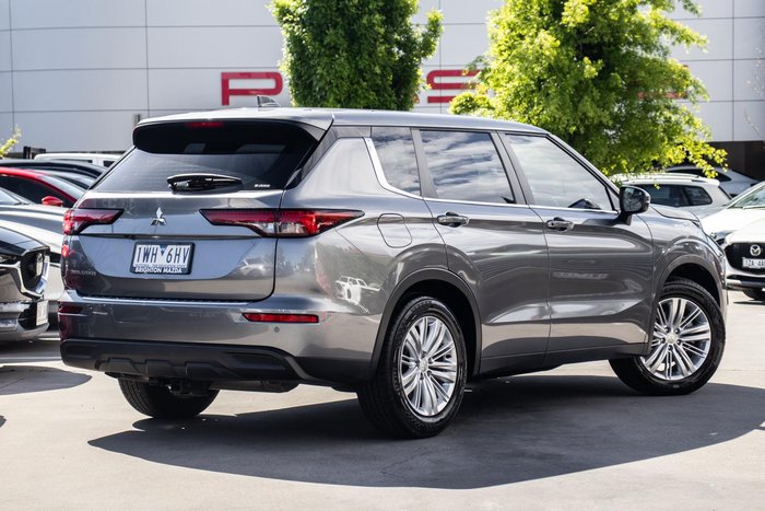 2022 Mitsubishi Outlander ES