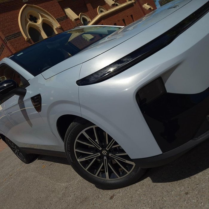 2026 Leapmotor B10 Style Hybrid EV