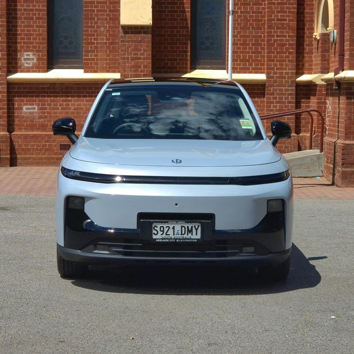 2026 Leapmotor B10 Style Hybrid EV