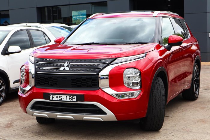 2024 Mitsubishi Outlander Exceed