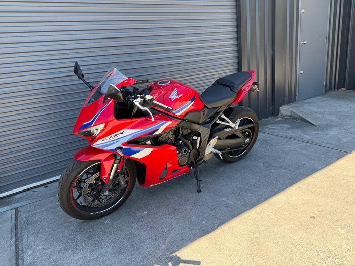 2025 Honda CBR650R E-Clutch