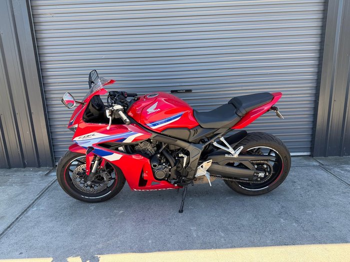 2025 Honda CBR650R E-Clutch