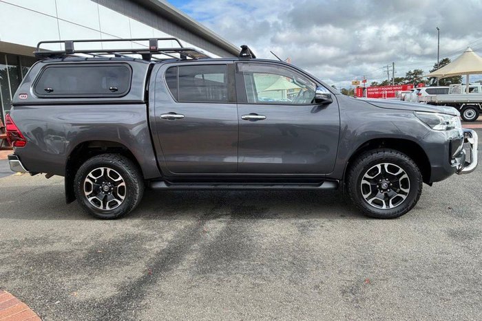 2021 Toyota Hilux SR5