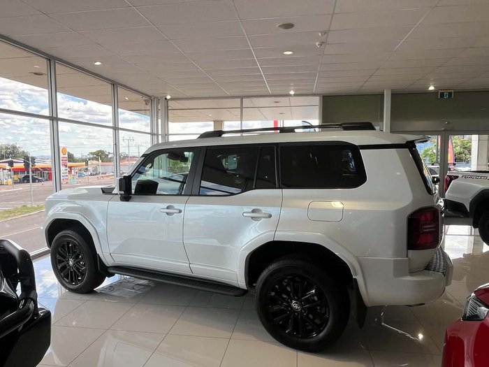 2026 Toyota Landcruiser Prado VX