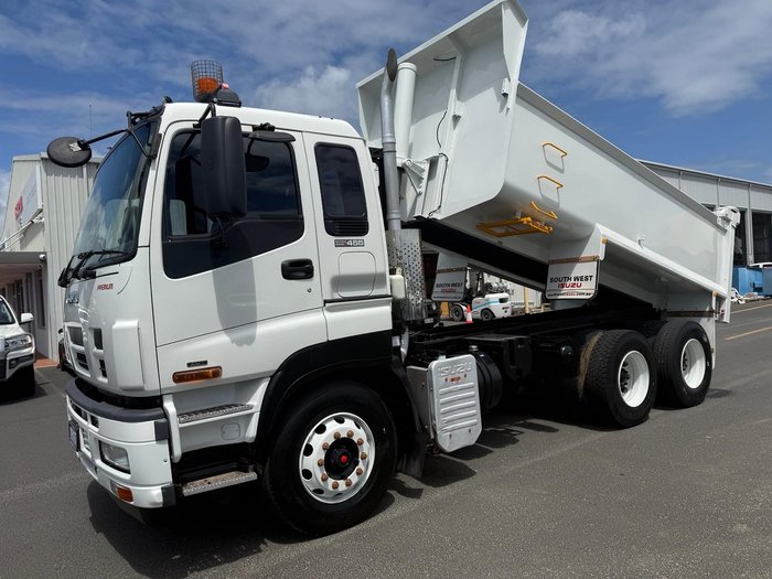 2017 Isuzu Giga