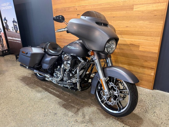 2016 Harley-Davidson Street Glide Special 103 (FLHXS)