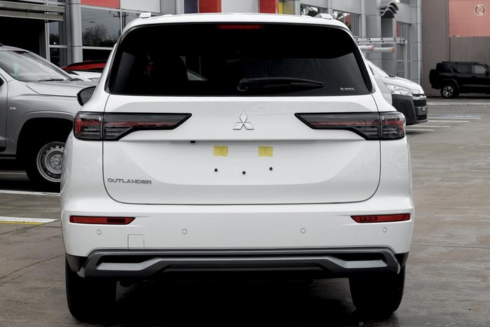 2026 Mitsubishi Outlander LS