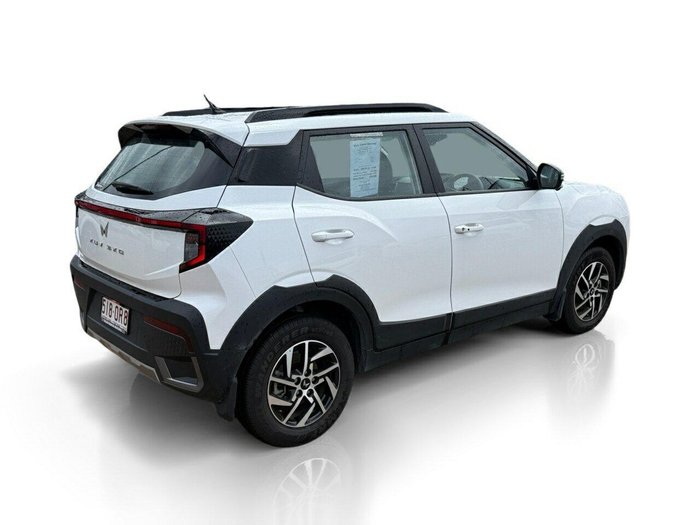 2025 Mahindra XUV3XO AX5L