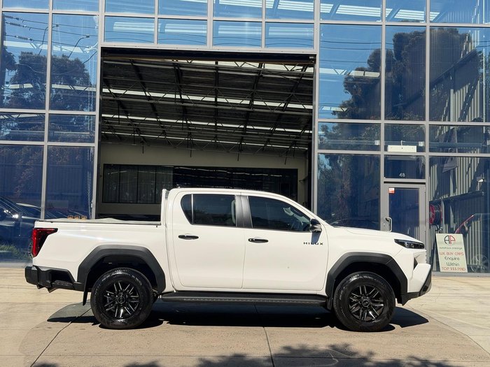 2026 Toyota Hilux SR 48V