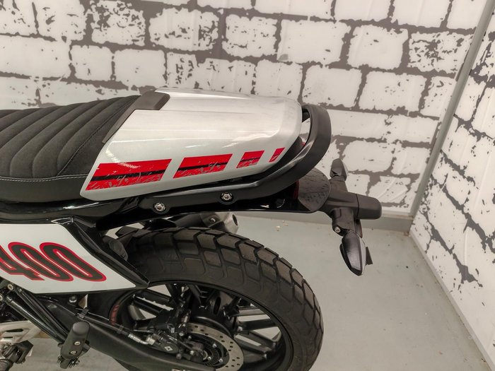 2026 Triumph Tracker 400 Tracker Silver
