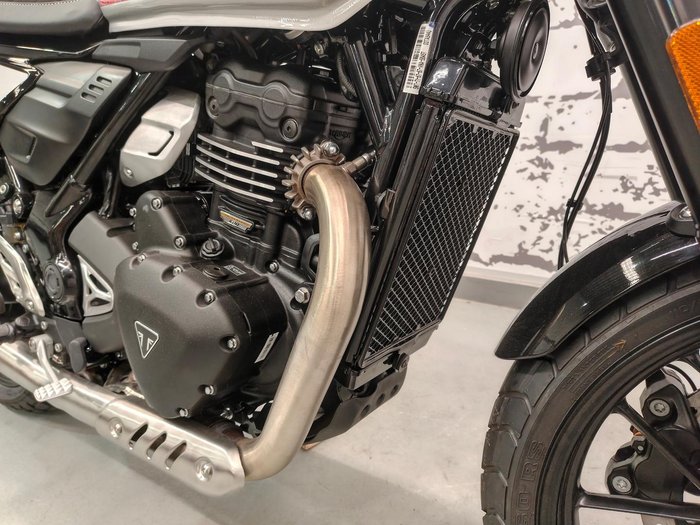 2026 Triumph Tracker 400 Tracker Silver