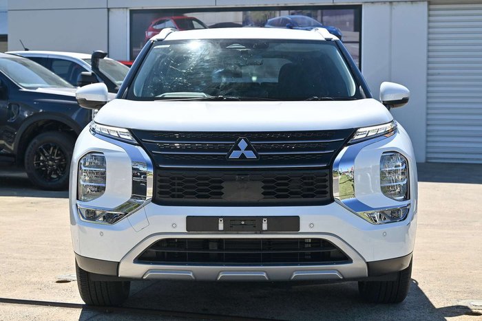 2022 Mitsubishi Outlander LS