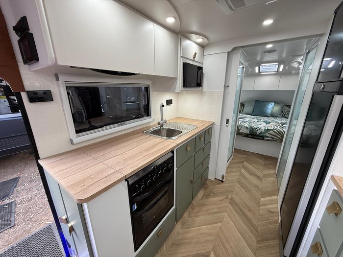 2026 Hilltop Caravans Thredbo 22