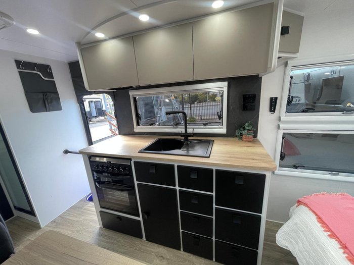 2026 Hilltop Caravans H18