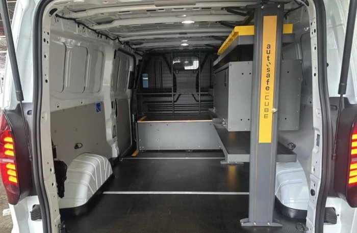 2025 Volkswagen Transporter TDI390
