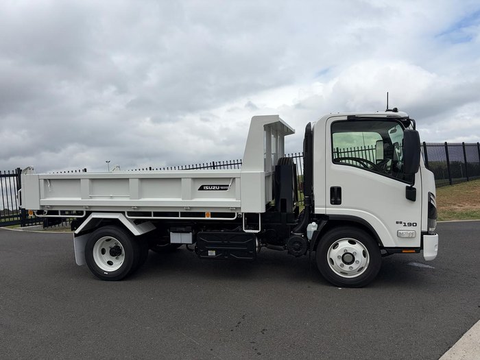 2026 Isuzu N Series NQR 88/80-190 AM D38 Tipper
