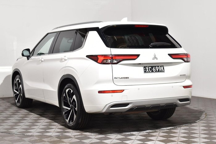 2022 Mitsubishi Outlander Exceed
