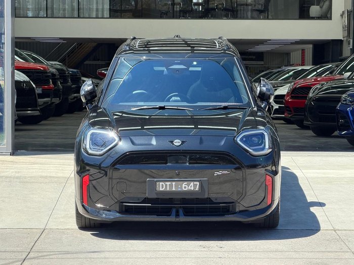 2025 MINI Aceman JCW E Favoured