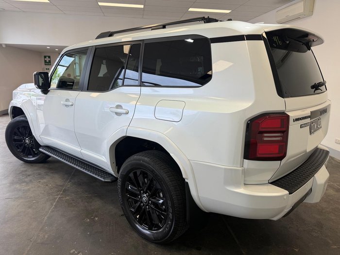 2025 Toyota Landcruiser Prado VX