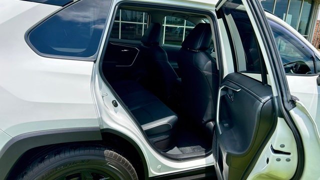 2022 Toyota RAV4 Hybrid MY23 TOYOTA RAV4 CRUISER HYBRID E-FOUR AWD - SUPER LOW KLM's IMMACULATE HISTORY Glacier White