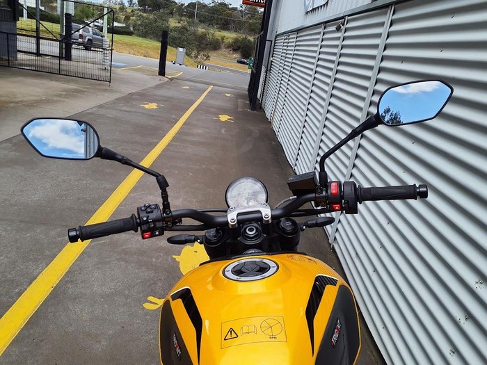 2026 Triumph Trident 660 Trident Yellow