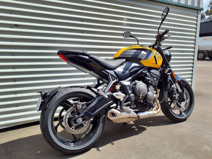 2026 Triumph Trident 660 Trident Yellow