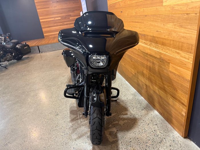 2025 Harley-Davidson Street Glide 117 (FLHX)