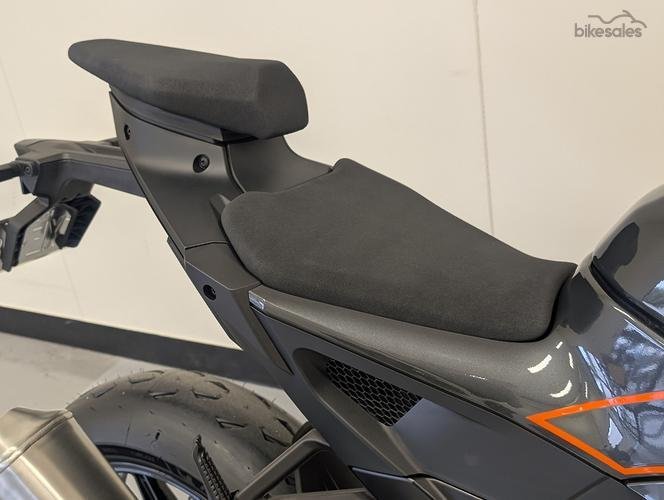 2026 KTM 990 RC R RC Black